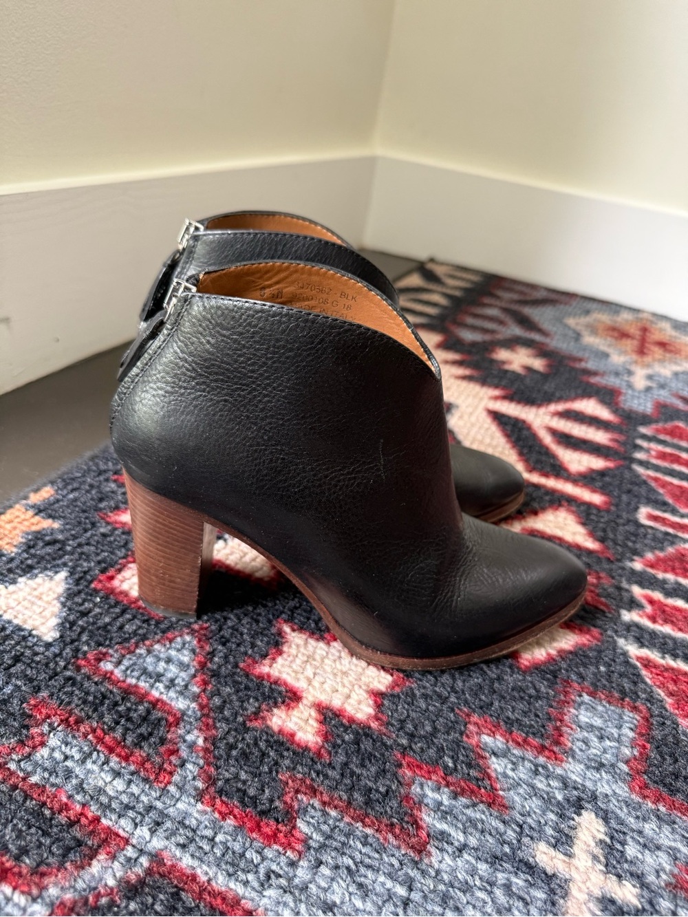 Frye made in Italy Black leather ankle boots with wooden heel Size 8 1/2